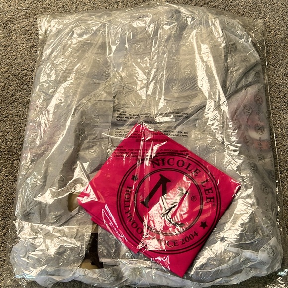 Nicole Lee-X Large Lightweight Duffle Bag-“Travel In Fashion”-NWT in orig. pkg - Picture 6 of 7